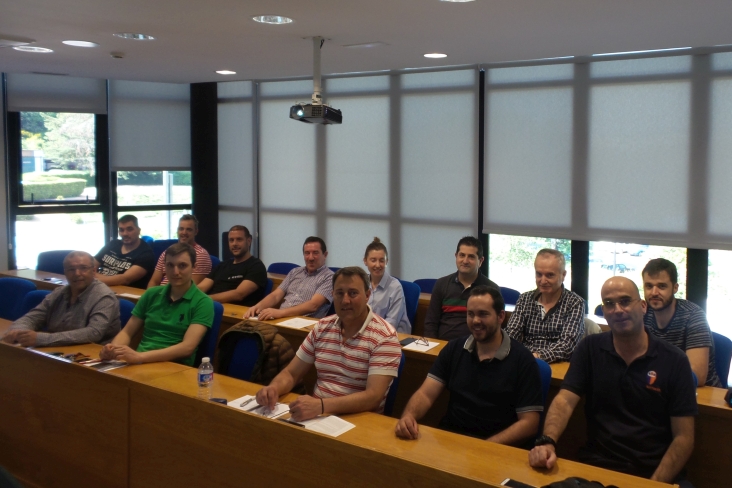 Little mindundi; "I am the master of my fate: I am the captain of my soul" ASC formación-curso Riesgo Eléctrico